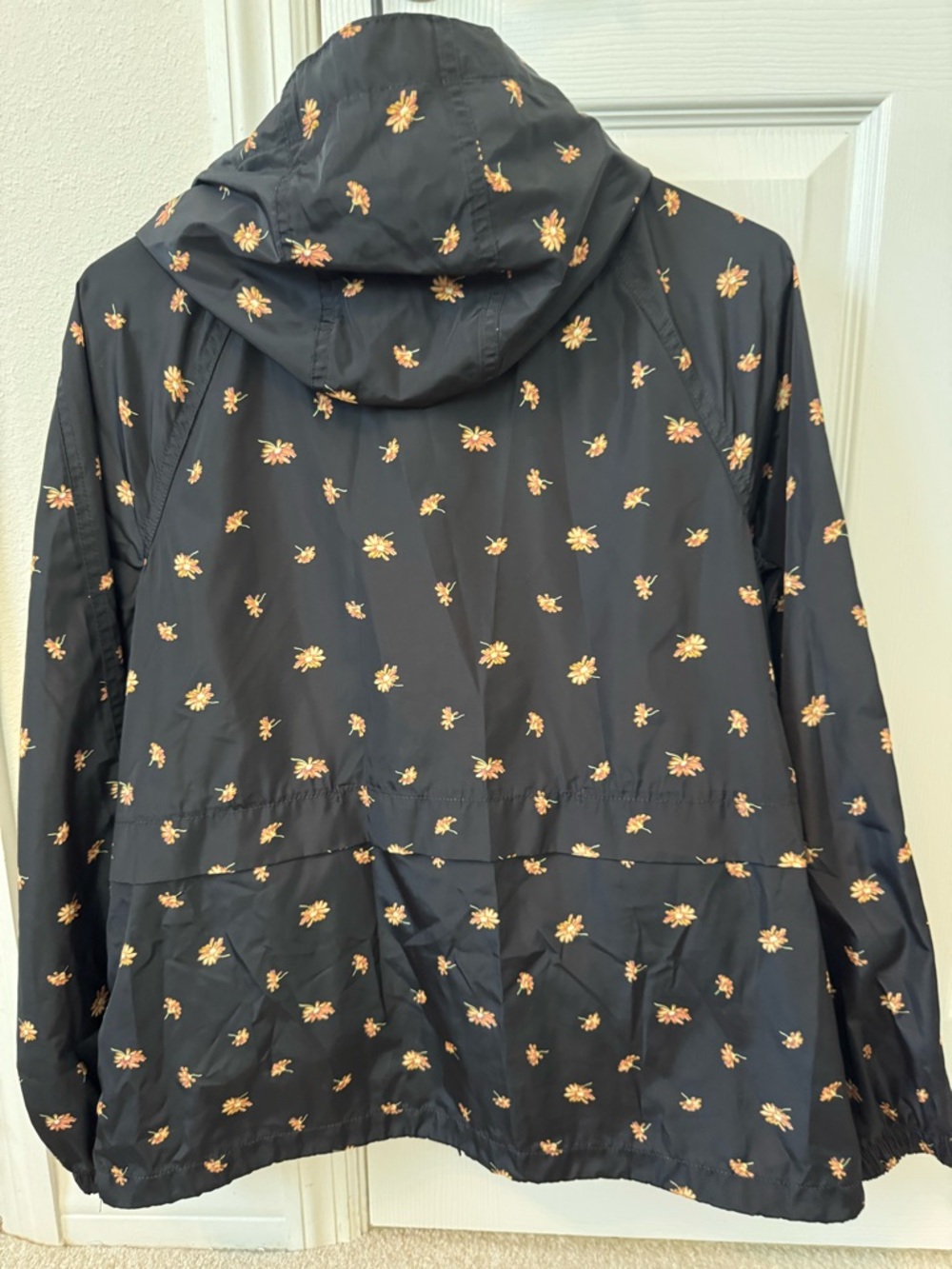 Madewell Raincheck Packable Rain Coat
MARGUERITE DAISY TRUE BLACK, Size - Picture 8 of 10